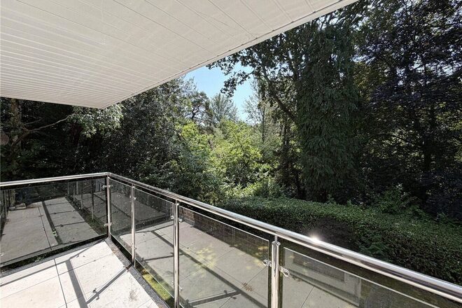Branksome Wood Road, Dorset, BH4