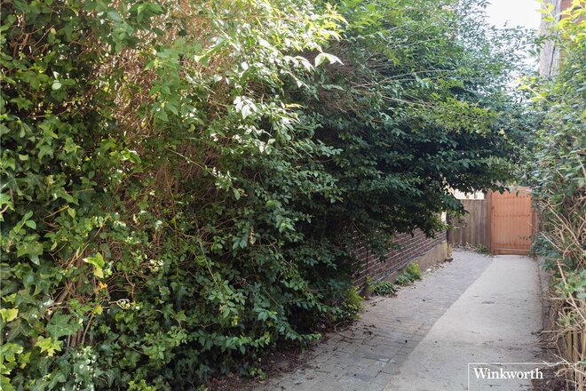 Johns Avenue, London, NW4