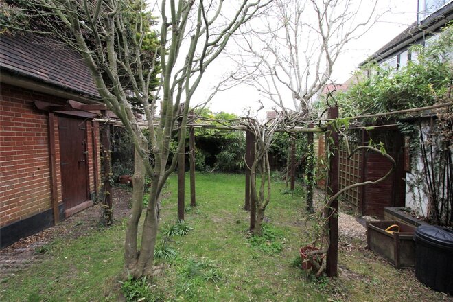 Mount Avenue, Essex, SS0