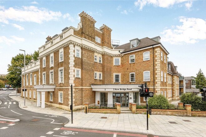 Kew Bridge Road, Brentford, TW8