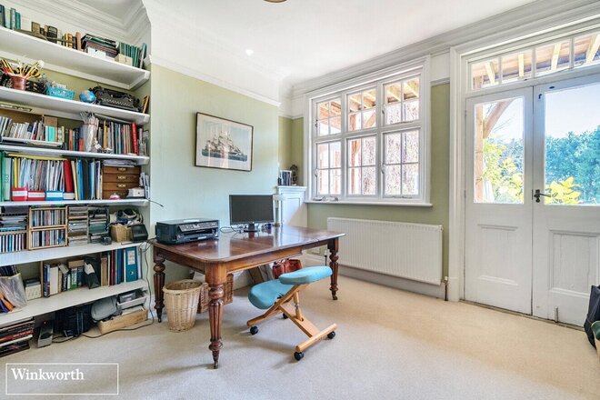 Cliddesden Road, Hampshire, RG21