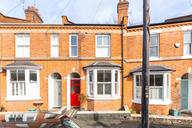 Strathearn Road, Warwickshire, CV32
