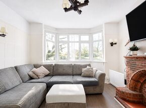 Grasvenor Avenue, Barnet, EN5