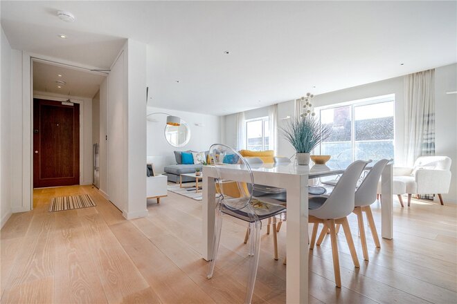 Ailesbury Court, Marlborough, SN8