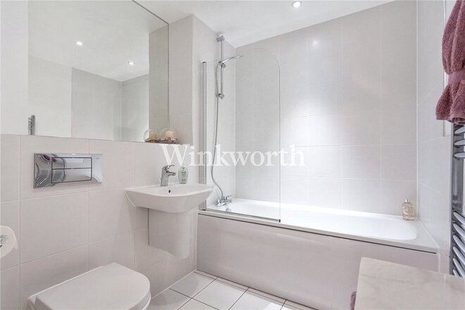 Merlin Heights, London, N17
