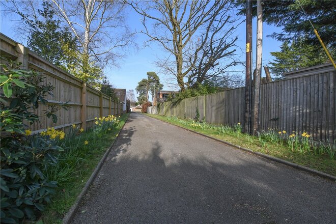 Barkham Ride, Wokingham, RG40
