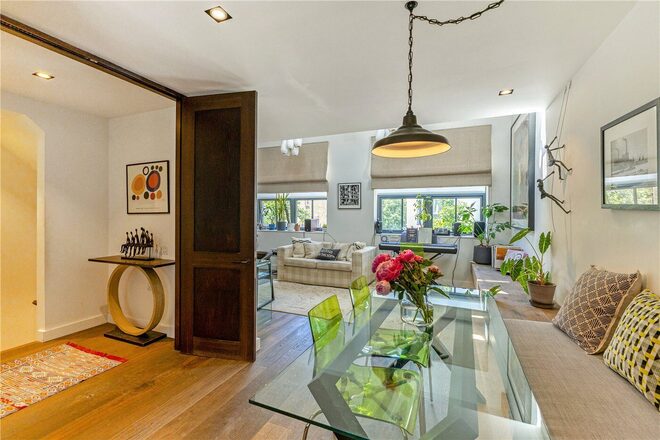 Porteus Place, UK, SW4