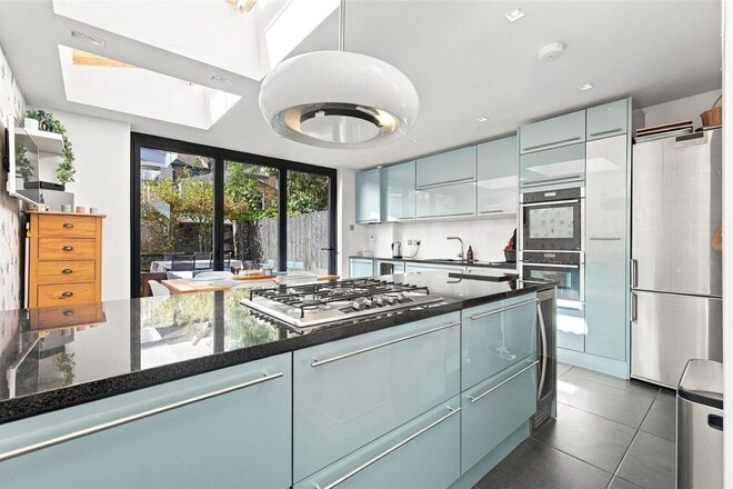Kersley Road, London, N16