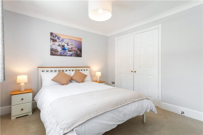 Cottesloe Mews, London, SE1