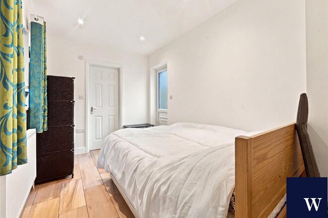 Station Road, Finchley, N3