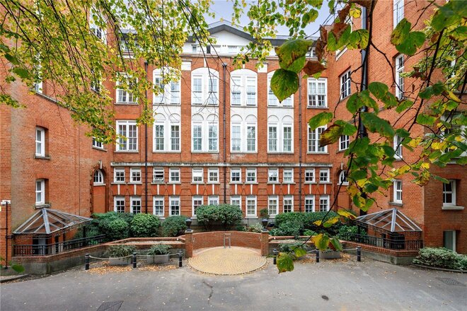 West Hill, London, SW15