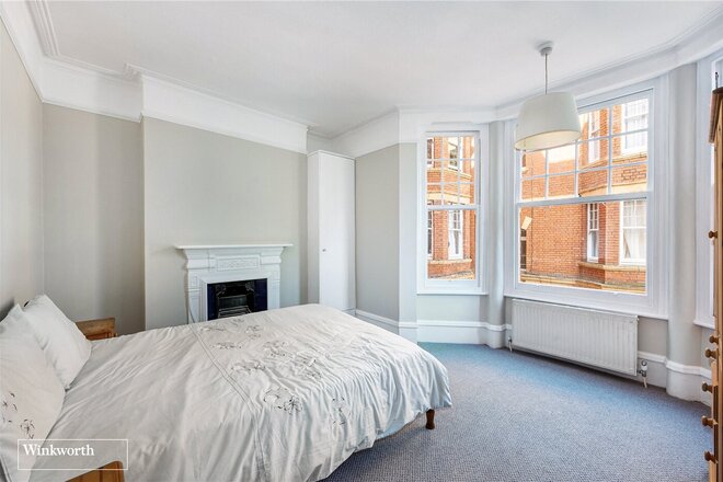 Sutton Court, London, W4