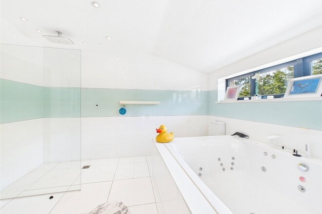 Ashford Hill Road, Thatcham, RG19