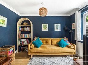 Etchingham Park Road, London, N3