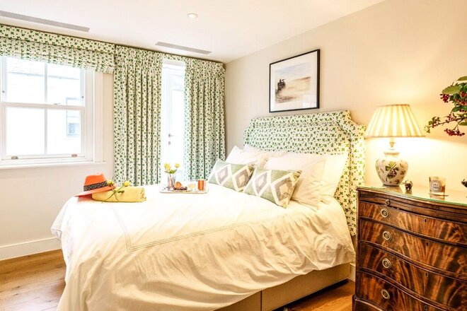 Codrington Mews, London, W11