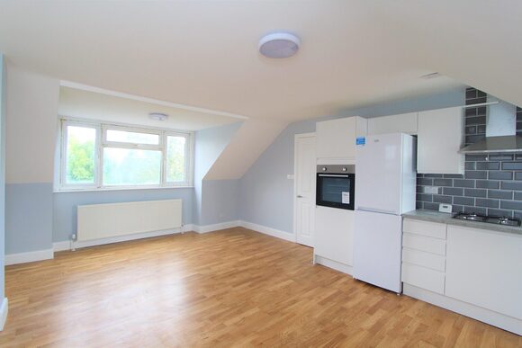 Kings Avenue, London, W5