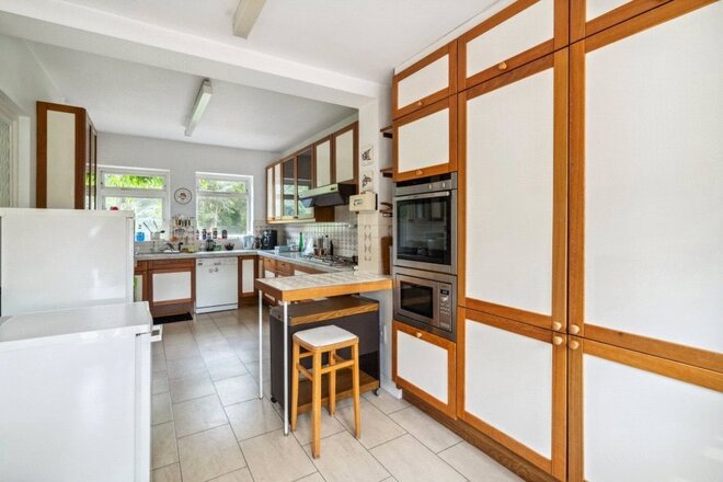 Burkes Road, Beaconsfield, HP9
