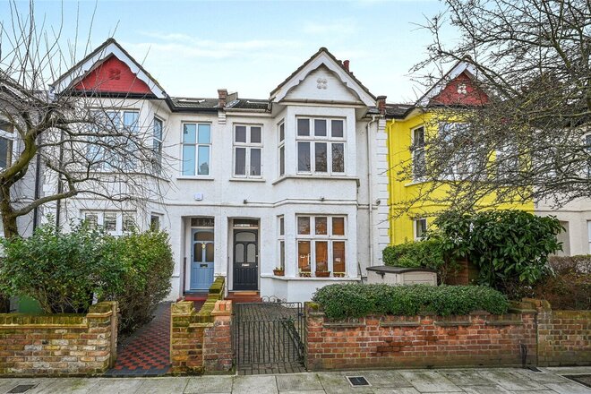 Aycliffe Road, London, W12