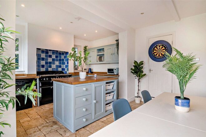 Warminster Road, Bath, BA2