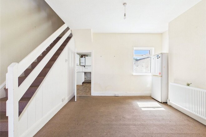 East Grove Road, Devon, EX2