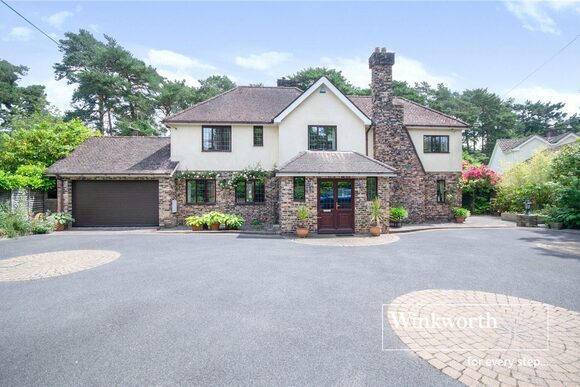 Golf Links Road, Dorset, BH22