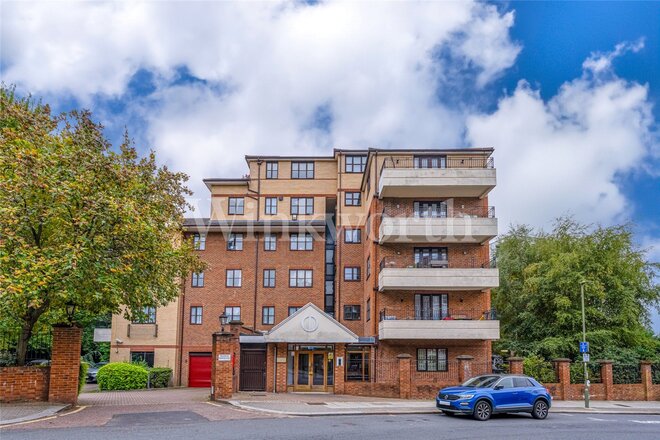 West Heath Road, London, NW3