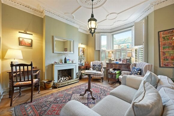 Bloemfontein Road, London, W12