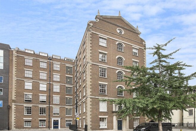 Dufours Place, London, W1F