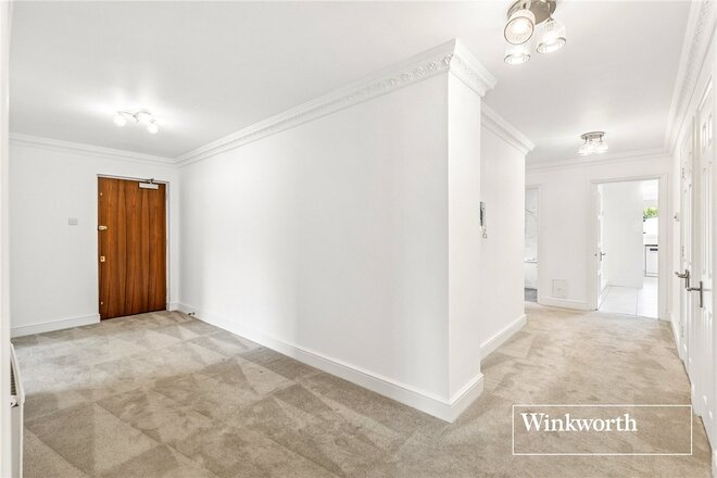 Hendon Lane, London, N3