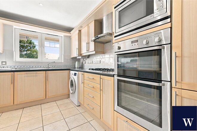 Hendon Lane, Finchley, N3