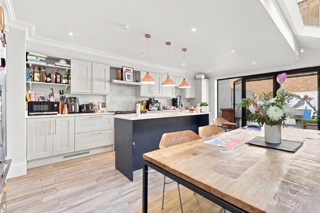 Kynaston Road, London, N16