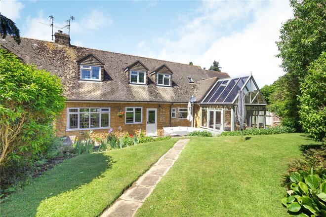 Cleeve Road, Cheltenham, GL52
