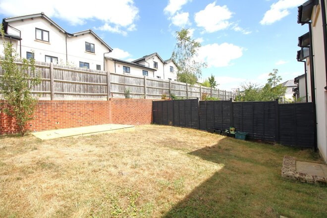 Broad Acre Road, Gloucestershire, GL52