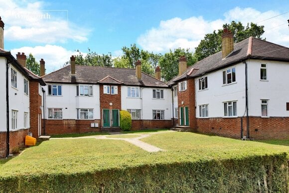 The Maisonettes, Cheam, SM1
