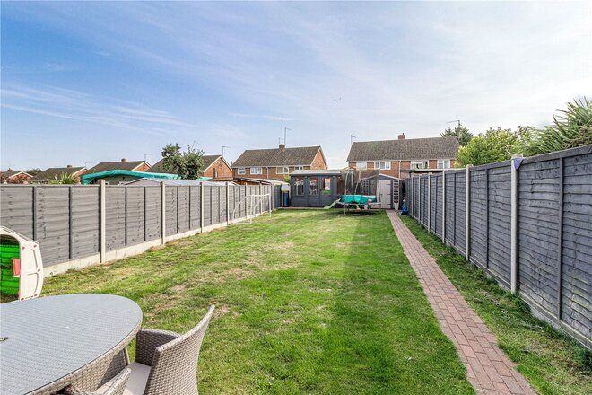 Main Road, Northampton, NN5