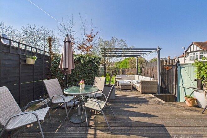 Bond Road, Surbiton, KT6