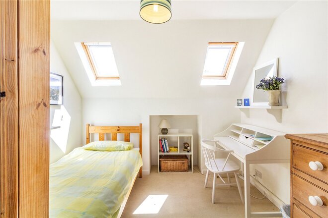 Cleeve Road, Cheltenham, GL52
