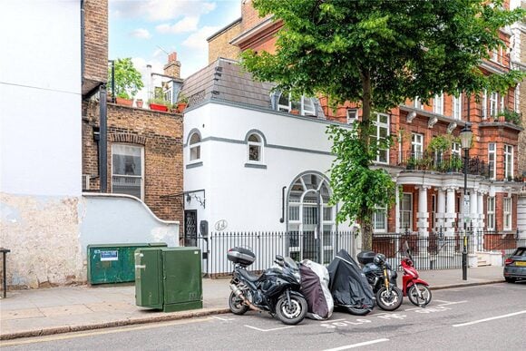 Linden Gardens, London, W2