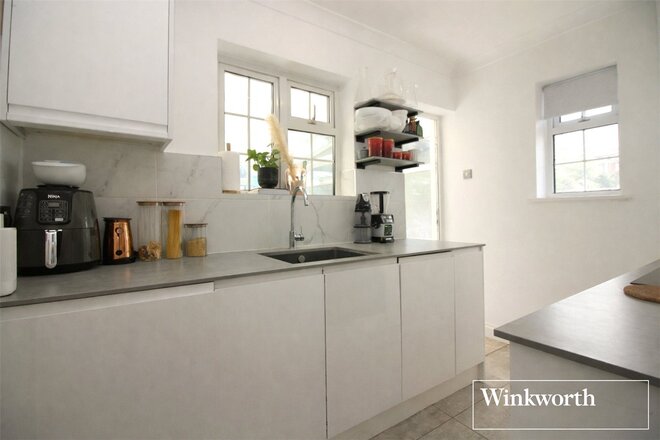 Eldon Avenue, Hertfordshire, WD6