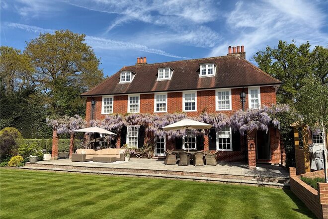 Barley Mow Road, Englefield Green, TW20