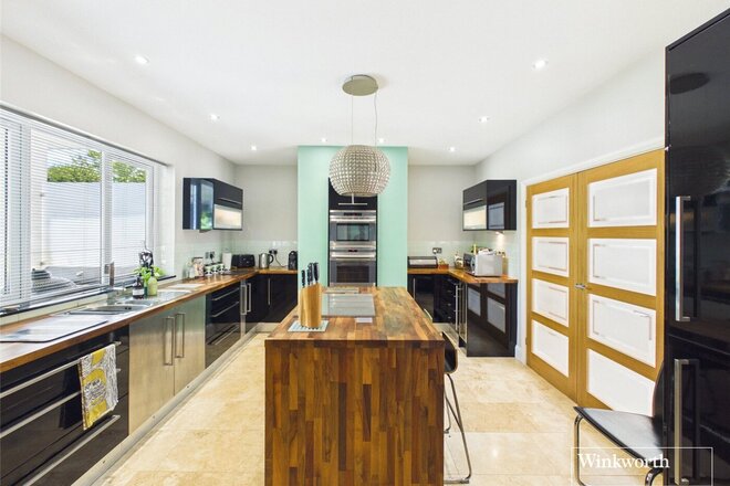 Newbury Road, Thatcham, RG19