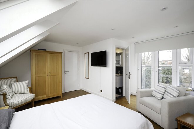 Hazelwood Close, London, W5