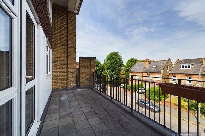 Oakwood, Surbiton, KT5