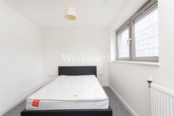 Merlin Heights, London, N17