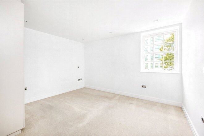 Kew Bridge Road, Brentford, TW8