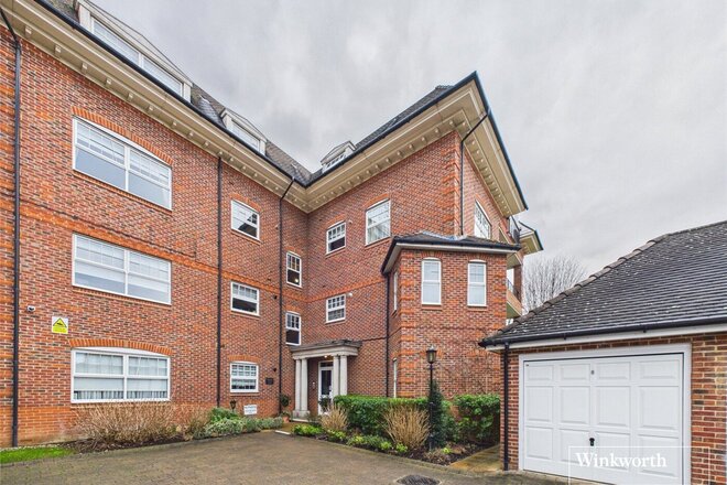 Turnberry Close, London, NW4