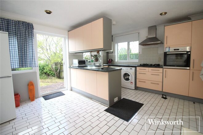 Oakwood Avenue, Hertfordshire, WD6