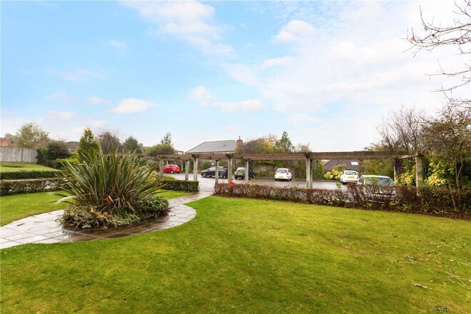 Grove Court, Newbury, RG14
