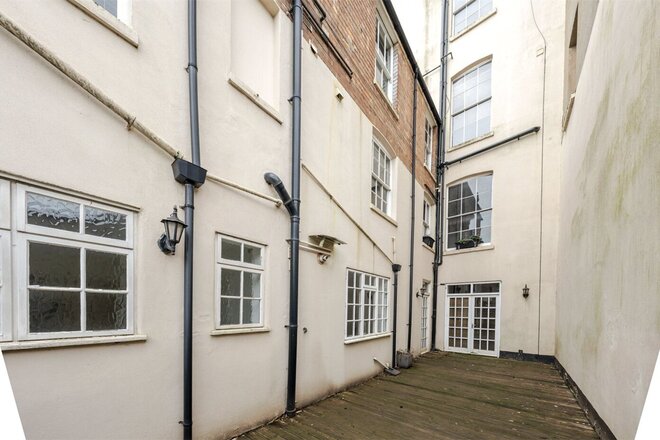 Clarendon Square, Warwickshire, CV32