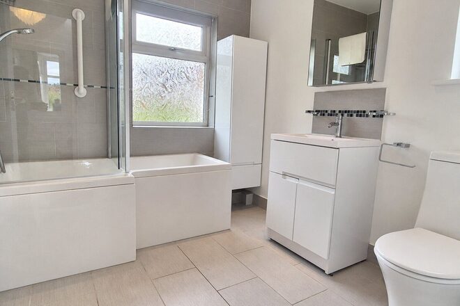 East Walk, East Barnet, EN4